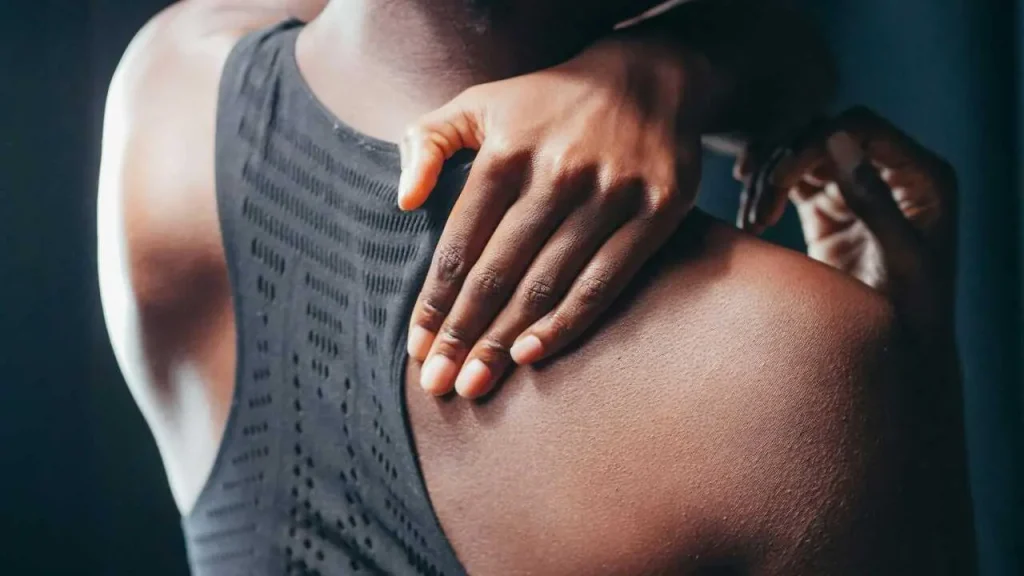 A dark skin person depicting why am i so insecure about my body